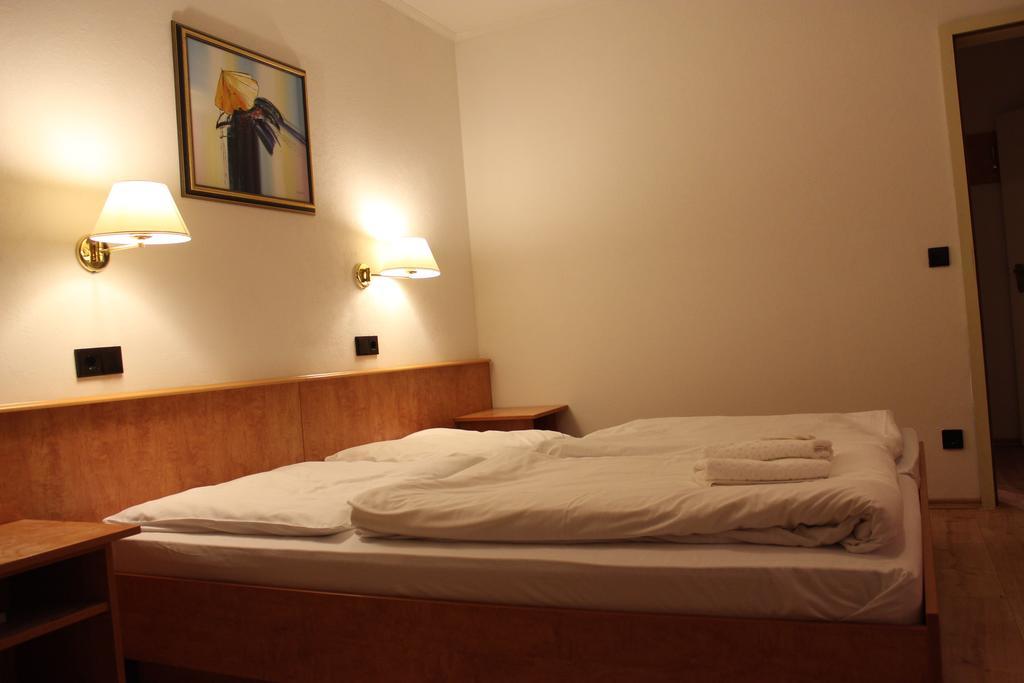 Hotel Gaya Bad Soden am Taunus Phòng bức ảnh