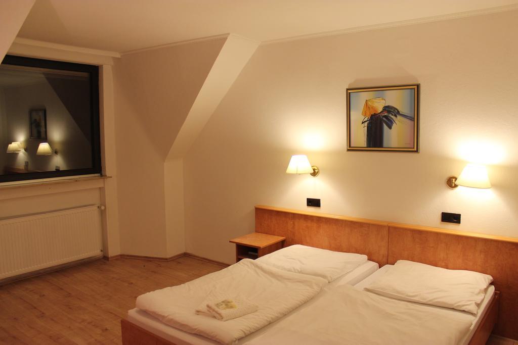 Hotel Gaya Bad Soden am Taunus Phòng bức ảnh