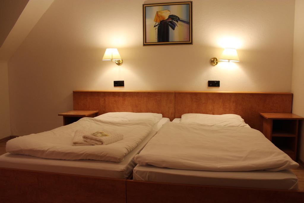 Hotel Gaya Bad Soden am Taunus Phòng bức ảnh